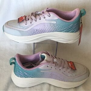 New Geers Comfort Foam Walking Sneakers Size 8 wide. Lilac & Blue